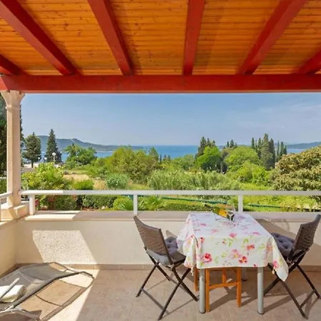 Apartamento Silverija - Garden And Parking