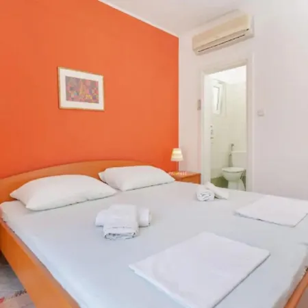 Apartamento Silverija - Garden And Parking