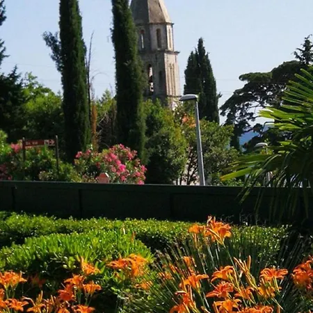 Silverija - Garden And Parking