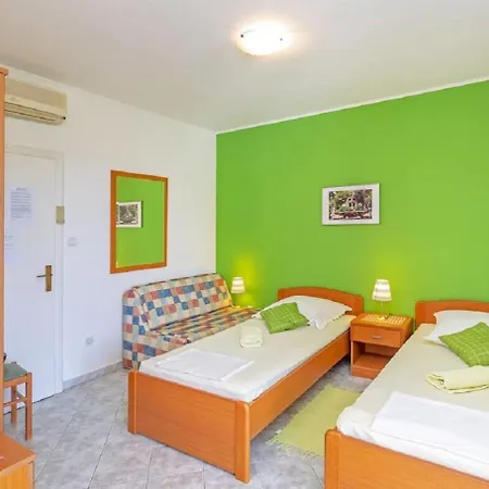 Silverija - Garden And Parking Appartement Trsteno